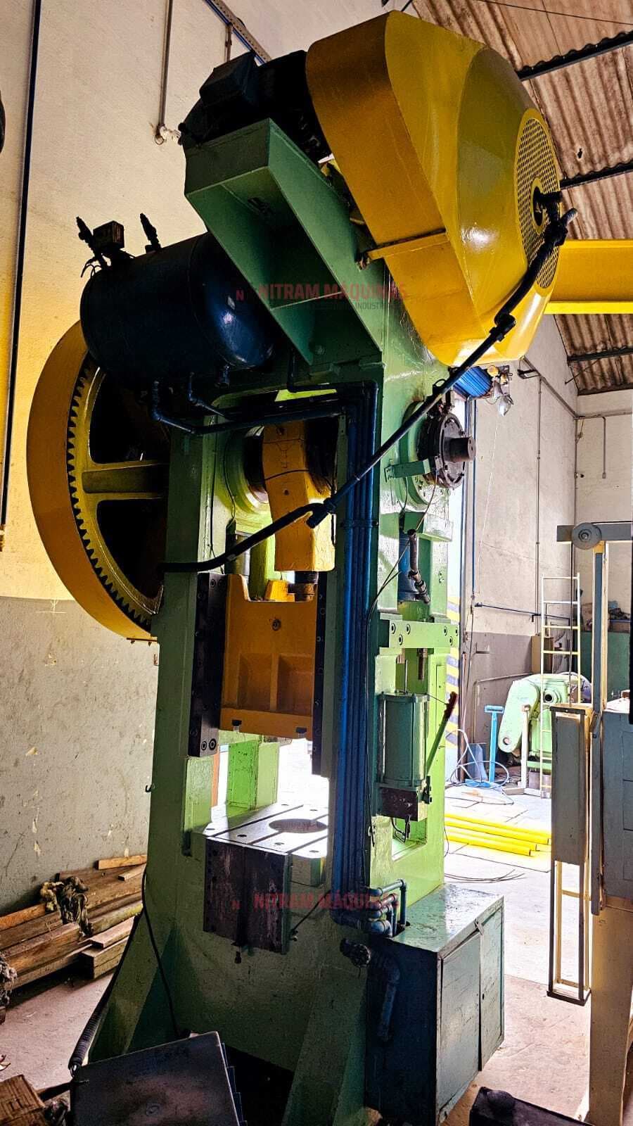 PRENSA EXCÊNTRICA GUTMANN 150 TONELADAS, MOD. P2C-150